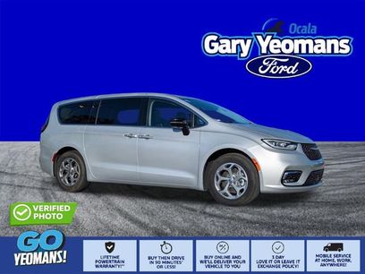 Used 2024 Chrysler Pacifica Limited