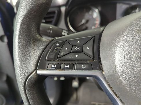 Used 2018 Nissan Rogue Sport S image 27