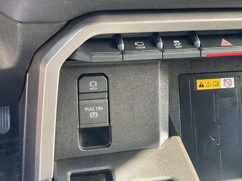 Used 2024 Toyota Tundra Limited image 15