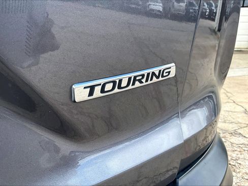 Used 2018 Honda CR-V Touring image 10