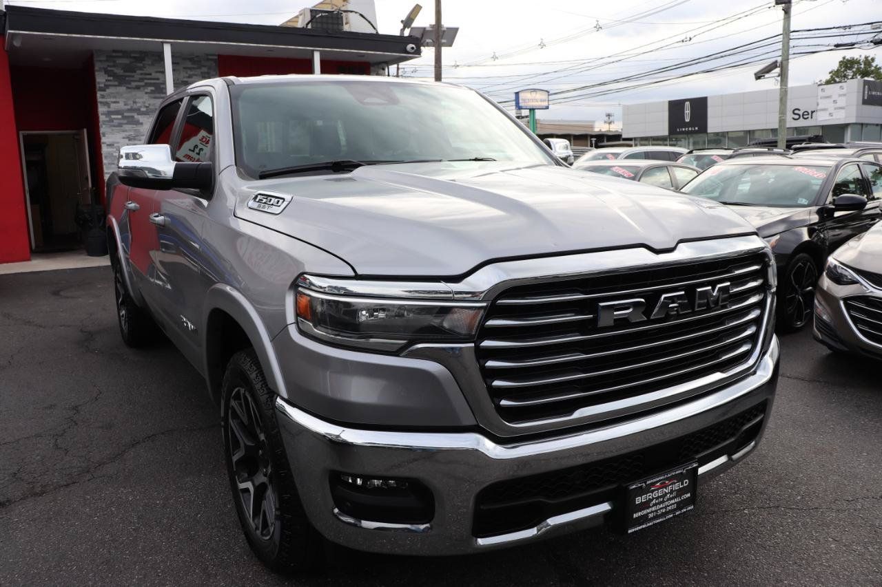 Used 2025 RAM 1500 Laramie AWD/4WD image 7