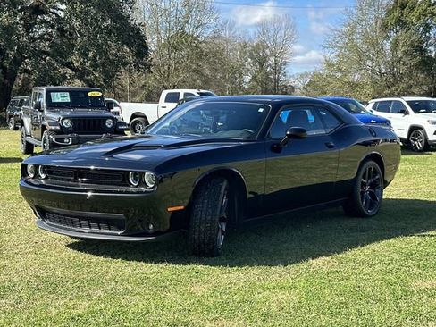 Used 2023 Dodge Challenger SXT w/ Blacktop Package image 6