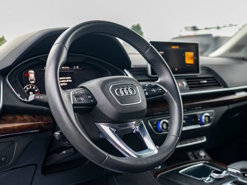 Used 2020 Audi Q5 Premium Plus image 14