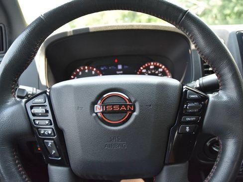 Used 2022 Nissan Frontier PRO-4X AWD/4WD image 16