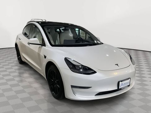 Used 2021 Tesla Model 3 Standard Range Plus RWD image 5