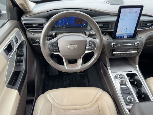 Used 2020 Ford Explorer Platinum w/ Premium Technology Package image 28