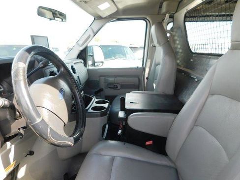 Used 2011 Ford E-250 and Econoline 250 RWD image 9