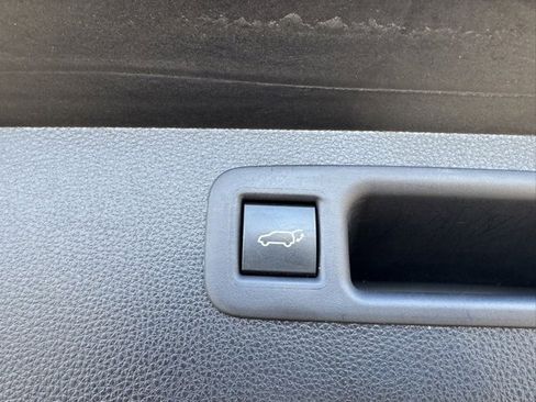 Used 2023 Toyota Highlander XLE image 33