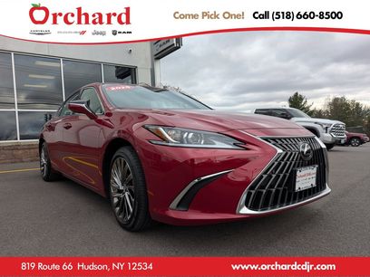 Used 2025 Lexus ES 300h w/ Luxury Package