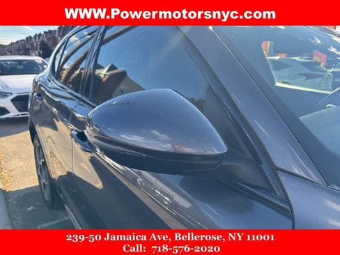 Used 2023 Alfa Romeo Stelvio Ti image 11