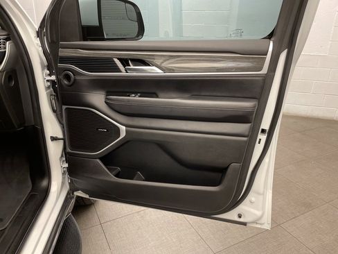 Used 2022 Jeep Wagoneer Series III image 28