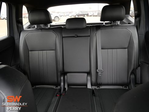 Used 2024 Volkswagen Tiguan SE R-Line image 26