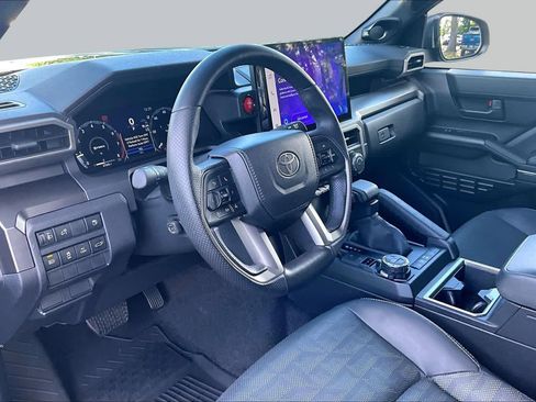 Used 2025 Toyota 4Runner TRD Off-Road Premium AWD/4WD image 18