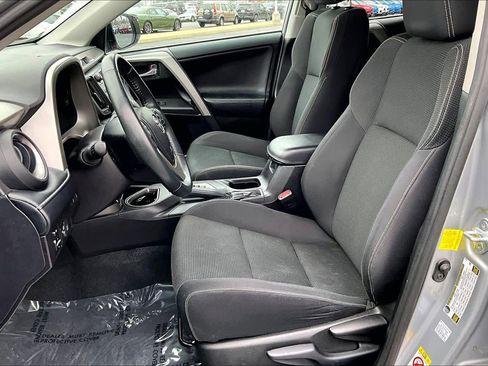 Used 2017 Toyota RAV4 XLE image 7