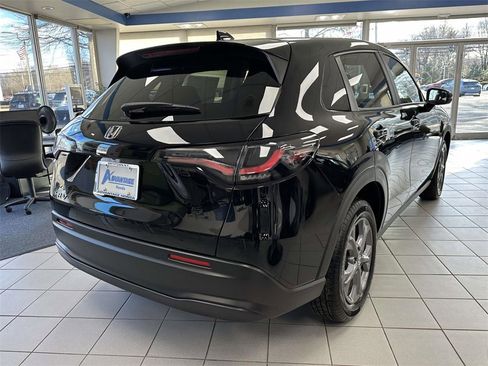 New 2026 Honda HR-V LX image 4