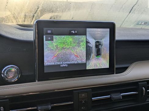 Used 2023 Lincoln Corsair Reserve w/ Towing Package image 15