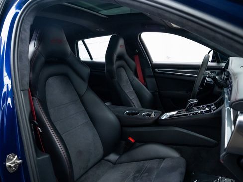 Used 2021 Porsche Panamera GTS image 25