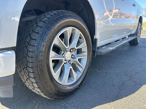 Used 2020 Chevrolet Silverado 1500 High Country w/ Technology Package AWD/4WD image 13