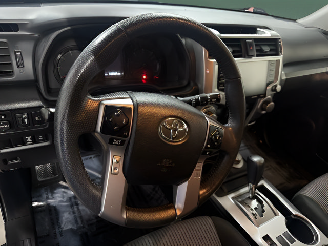 Used 2022 Toyota 4Runner SR5 AWD/4WD image 18