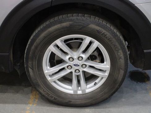 Used 2022 Ford Explorer XLT RWD image 39