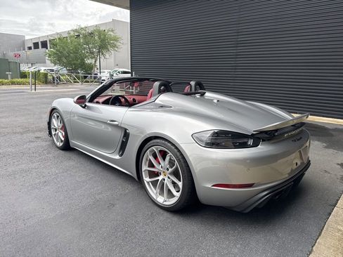Certified 2022 Porsche 718 Boxster Spyder image 3