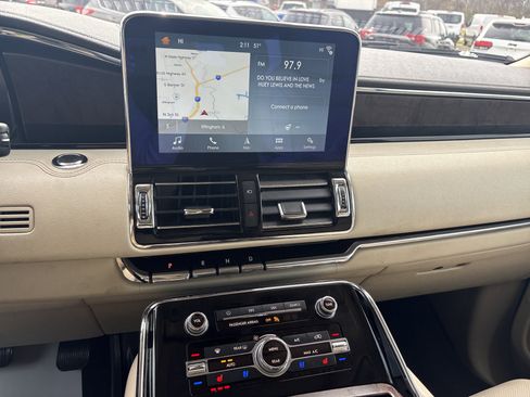 Used 2019 Lincoln Navigator Reserve w/ Cargo Package image 17