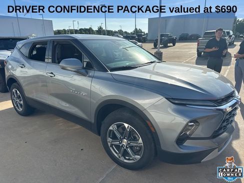 Used 2023 Chevrolet Blazer LT w/ Driver Confidence Package FWD image 3