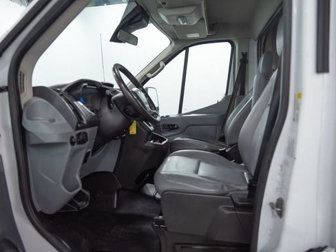 Used 2017 Ford Transit 250 138 RWD image 7