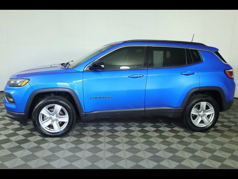 Used 2022 Jeep Compass Latitude w/ Convenience Group AWD/4WD image 16