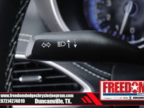 New 2026 Chrysler Pacifica Select image 28