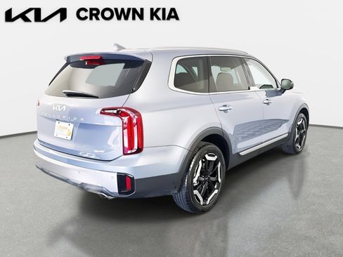 Certified 2025 Kia Telluride S image 5