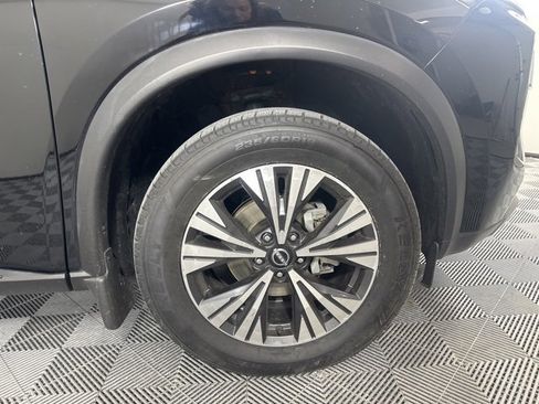 Used 2023 Nissan Rogue SV image 9