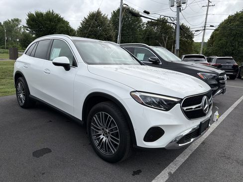 Used 2024 Mercedes-Benz GLC 300 4MATIC image 2
