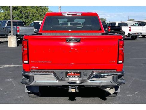 Used 2024 Chevrolet Silverado 2500 LTZ AWD/4WD image 4