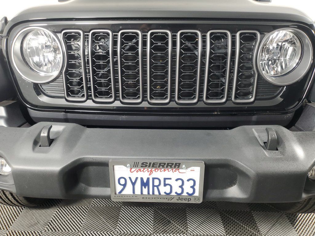 Used 2026 Jeep Wrangler Sport AWD/4WD image 10