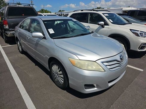 Used 2010 Toyota Camry FWD image 3