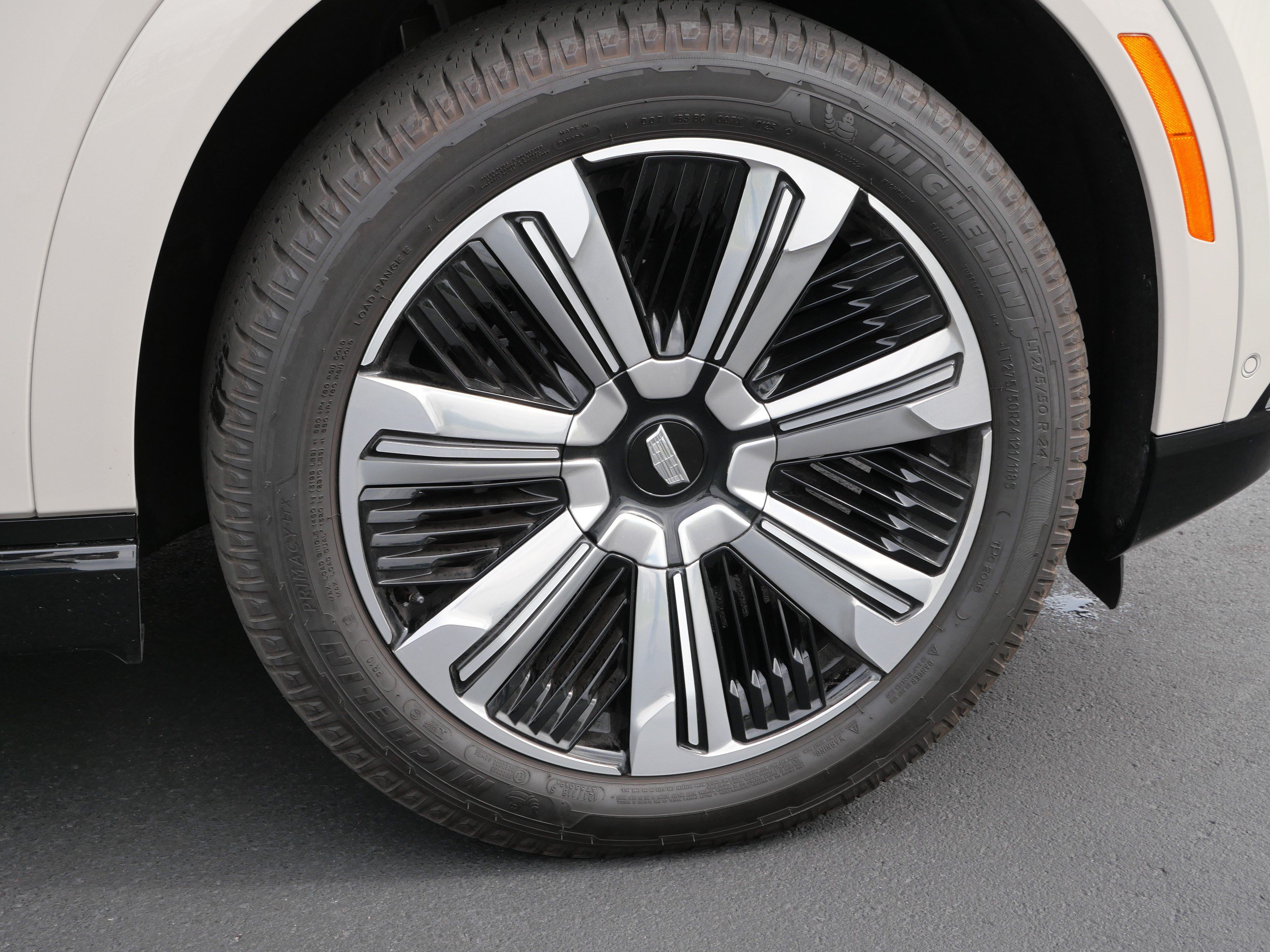 Used 2026 Cadillac Escalade IQ Luxury 1 w/ LPO, Floor Liner Package AWD/4WD image 16