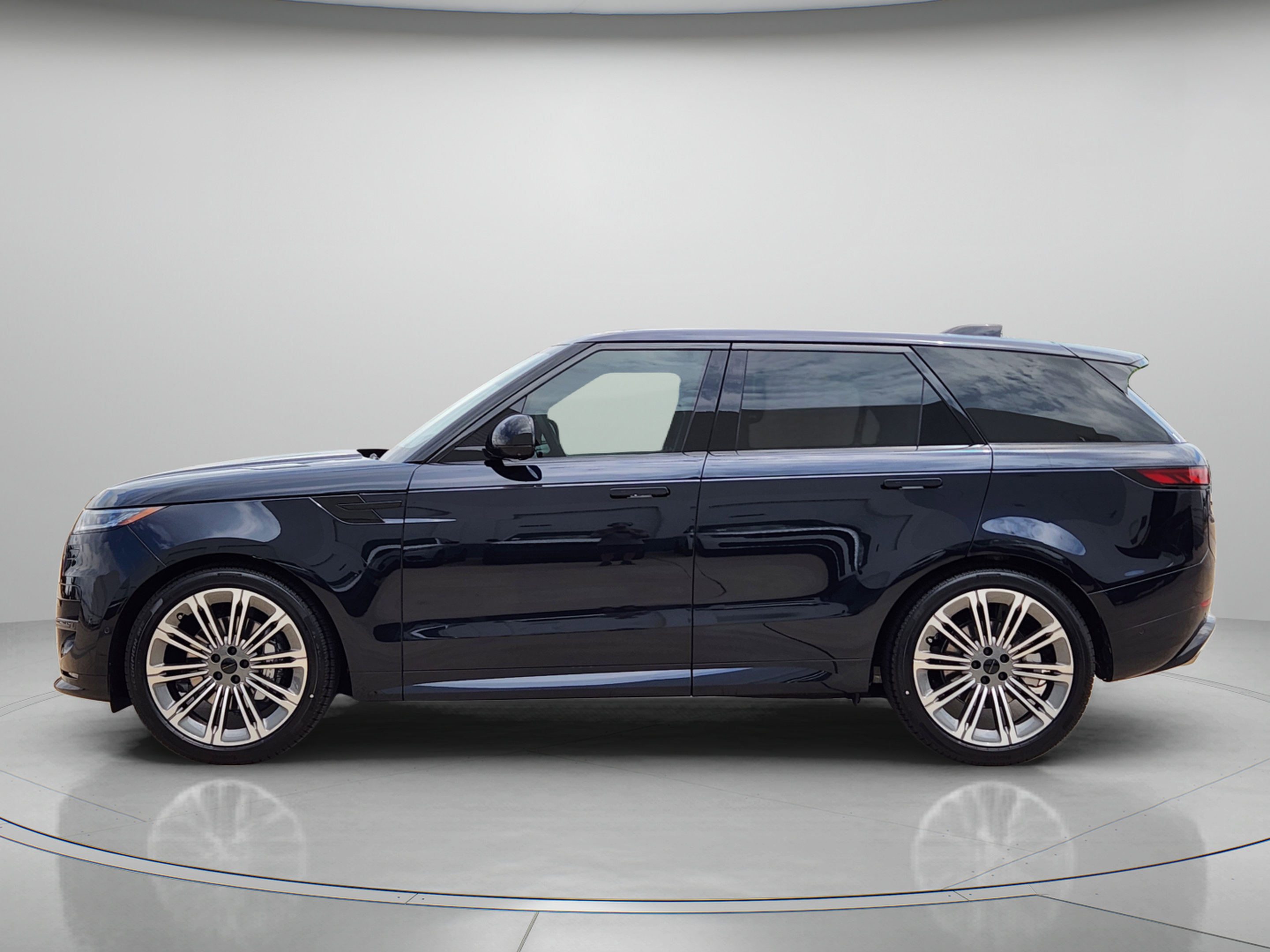 New 2026 Land Rover Range Rover Sport Dynamic SE AWD/4WD image 2