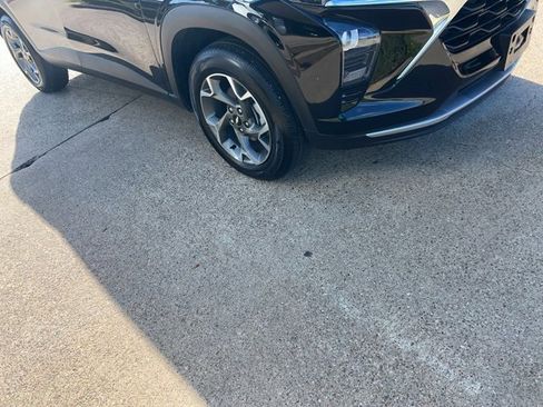 Used 2025 Chevrolet Trax LT w/ LT Convenience Package image 4