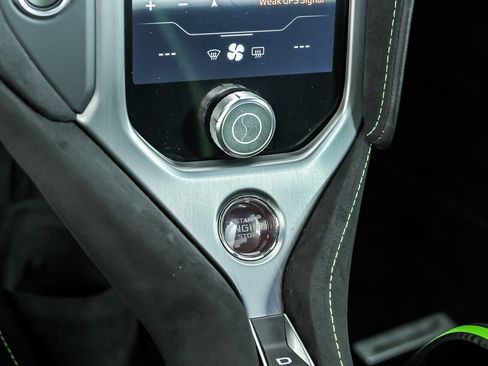 Used 2024 McLaren 750S Spider RWD image 35
