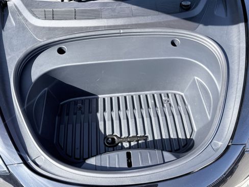 Used 2023 Tesla Model 3 Standard Range image 17