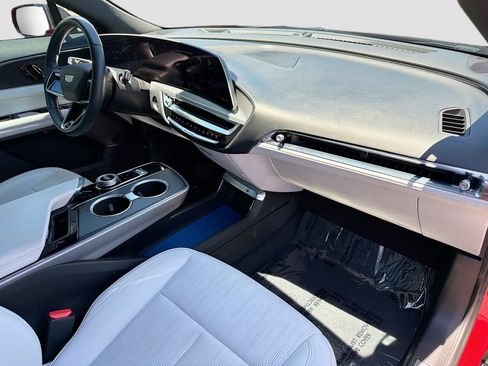 Certified 2024 Cadillac Lyriq Sport RWD image 30