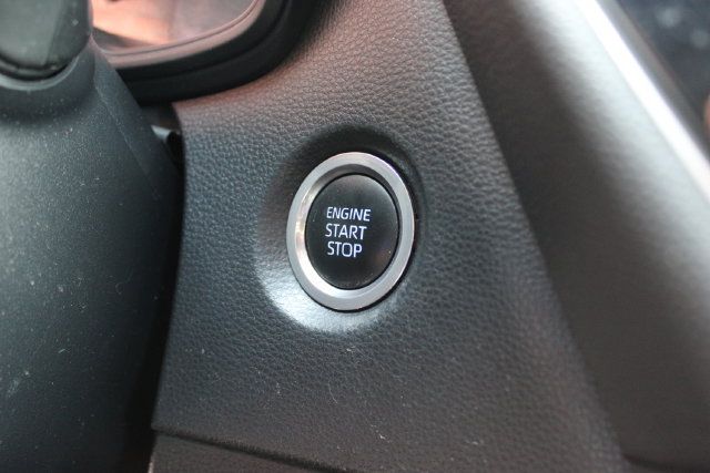 Used 2022 Toyota Corolla SE w/ SE Premium Package FWD image 17