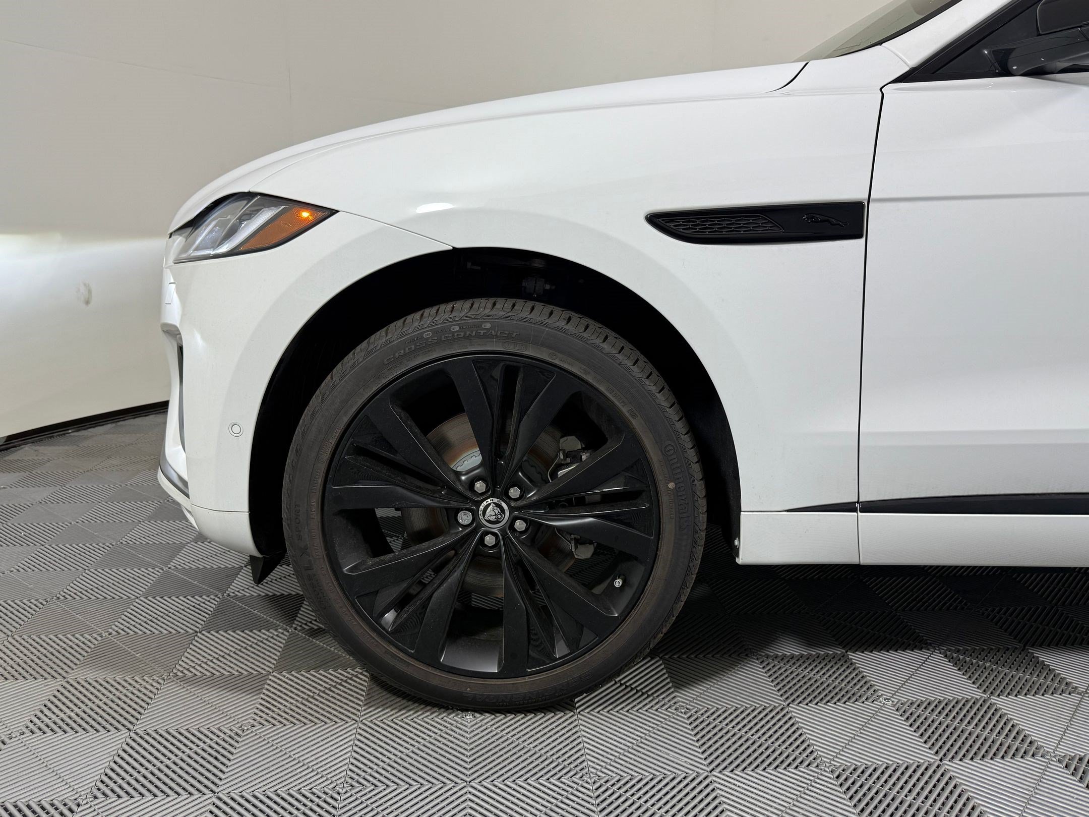 New 2026 Jaguar F-PACE R-Dynamic S AWD/4WD image 12