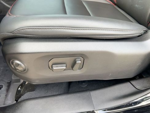 Used 2025 Jeep Wrangler Unlimited Rubicon w/ Convenience Group image 14