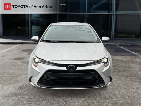 Used 2025 Toyota Corolla LE image 11
