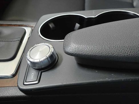 Used 2013 Mercedes-Benz C 300 4MATIC Sedan image 34