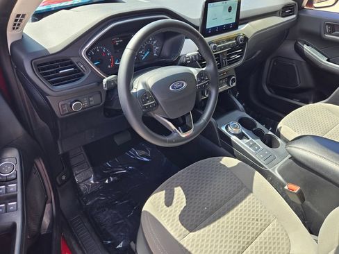 Used 2022 Ford Escape SE w/ Convenience Package FWD image 11