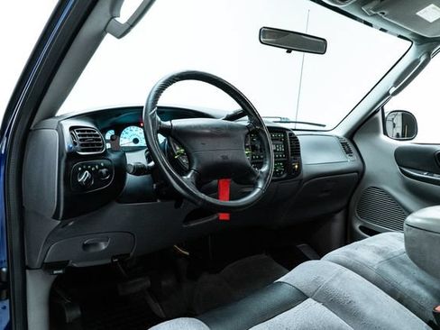 Used 2003 Ford F150 Lightning RWD image 23