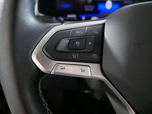 Used 2025 Volkswagen Taos SE w/ Panoramic Sunroof Package image 27